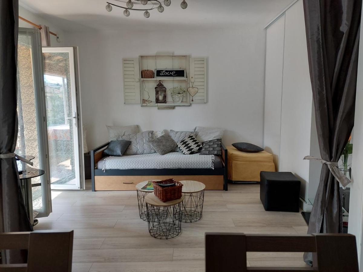 Home Tranquille Dans La Cite Du Mimosa - 2 Etoiles - Axelle Loc'Appart Мандельє-ла-Напуль Екстер'єр фото