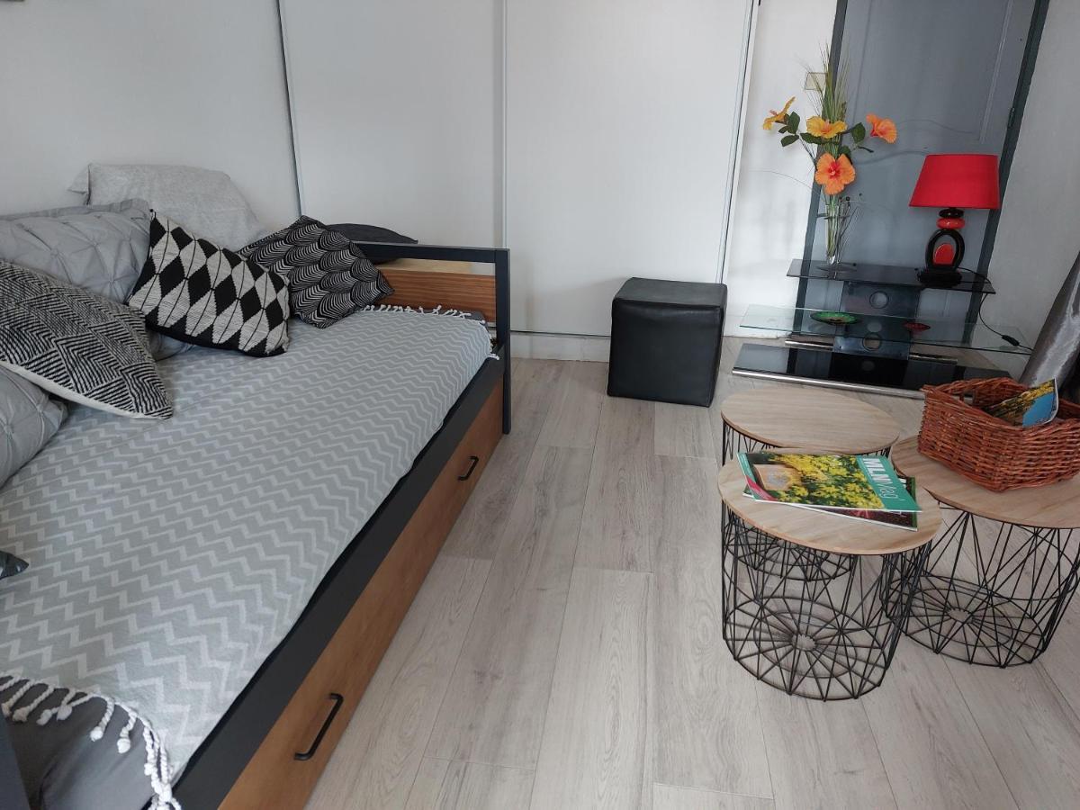 Home Tranquille Dans La Cite Du Mimosa - 2 Etoiles - Axelle Loc'Appart Мандельє-ла-Напуль Екстер'єр фото